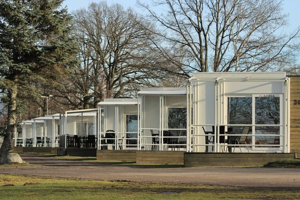 What are the best practices for communicating with your rental host in the UK?