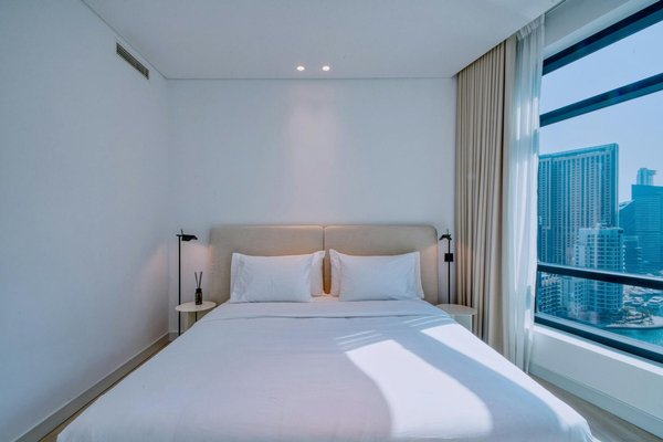 What are the trends in luxury rentals across the UK?