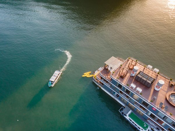 How can you discover the art scene in Bristol beyond Banksy?